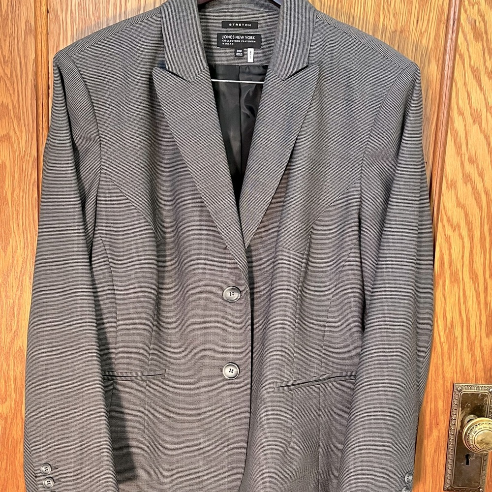 20W; Jones New York Blazer